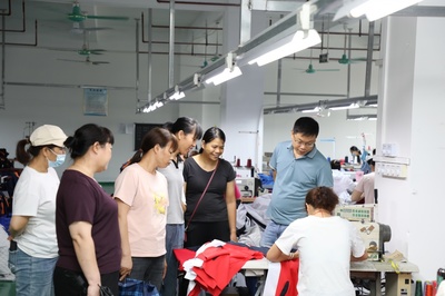 “點對點”送工服務(wù)，為來賓易地搬遷群眾鋪就就業(yè)增收路